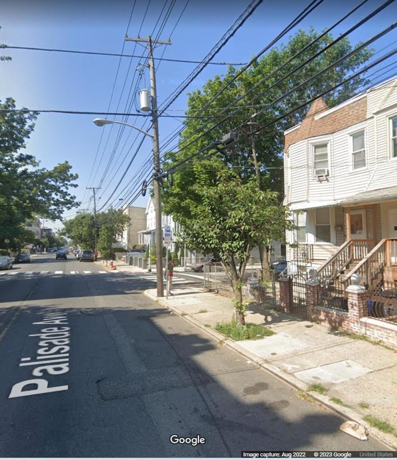 Tranquil Town House With Parking And Laundry - Just 25 Minutes To Time Square! Villa Jersey City Exterior photo