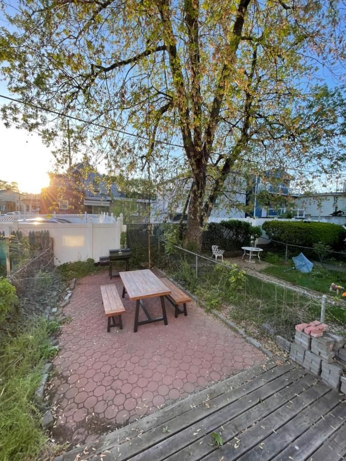 Tranquil Town House With Parking And Laundry - Just 25 Minutes To Time Square! Villa Jersey City Exterior photo
