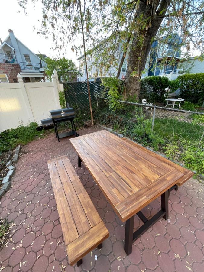 Tranquil Town House With Parking And Laundry - Just 25 Minutes To Time Square! Villa Jersey City Exterior photo